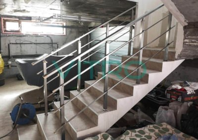 Реализиран проект - стълбище с алуминиев масивен парапет